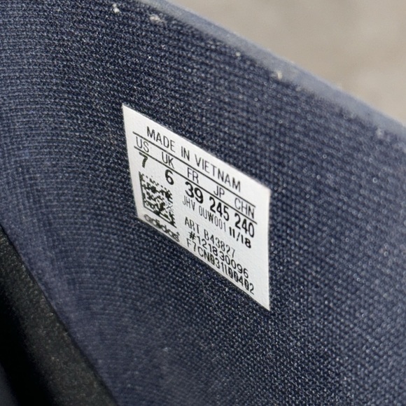 #54 Adidas  Adilette  Slides  size 7 - Picture 6 of 7